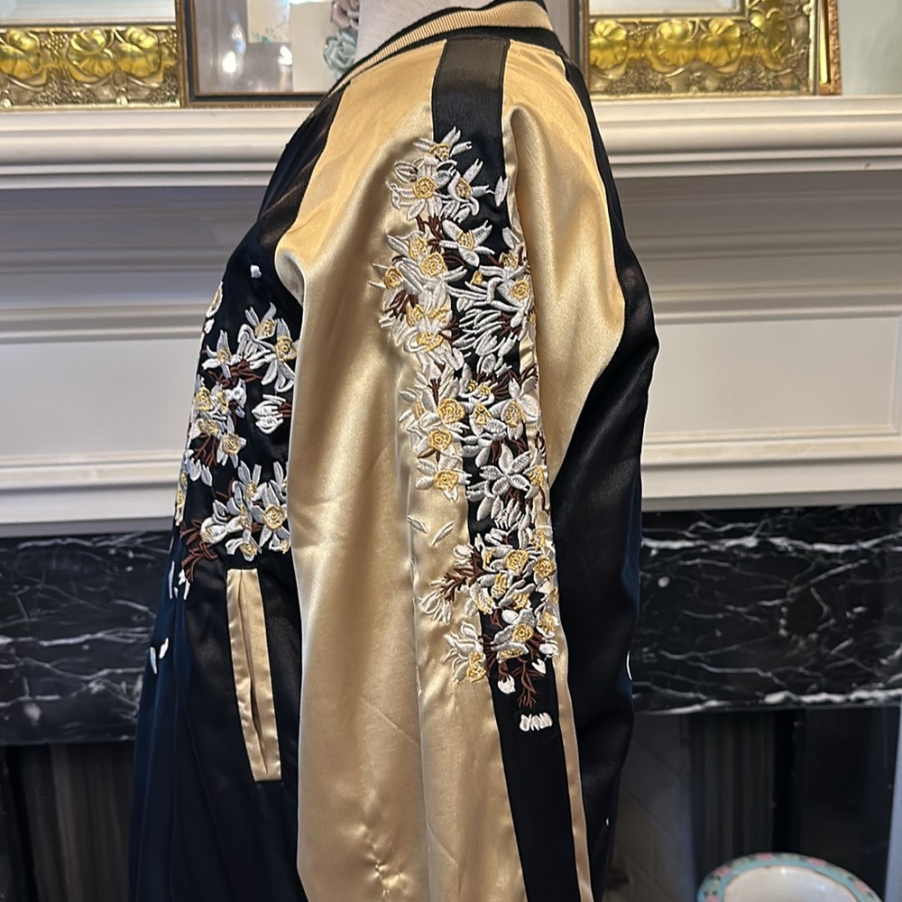 Embroidered Satin black & gold reversible bomber jacket - Picture 4 of 6